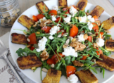 Salade de roquette, tofu au curry et cottage cheese