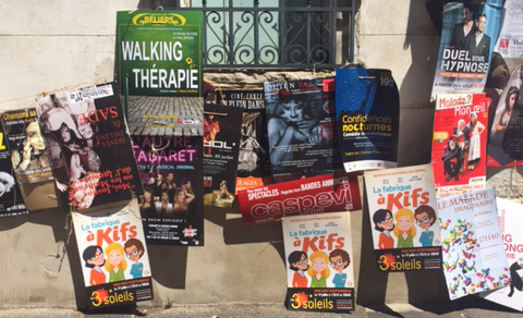 La fabrique à kifs à Avignon - les affiches dans la rue