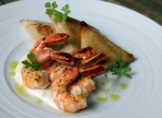 Crevettes aux baies roses et samoussas de potimarron