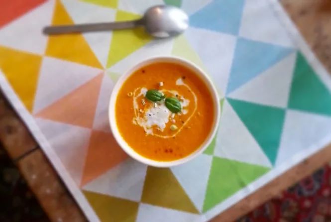 Soupe à la carotte, tomate et coco