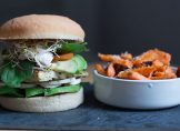 Burger revisité et frites de patates douces